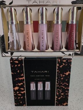 TAHARI Lip Gloss Set - Clear, Nude, Mauve, Rose, Berry&  Face Contour Trio